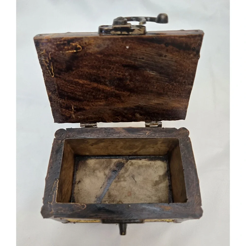 Tradewind Bay Decorative‎ Resin Wicker Look Pirate Chest Shape Trinket Latch Box